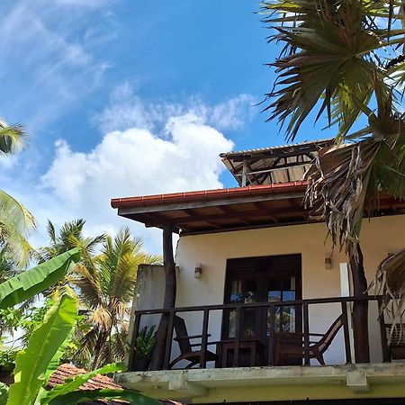 Bandulas Beach House Hikkaduwa Bagian luar foto