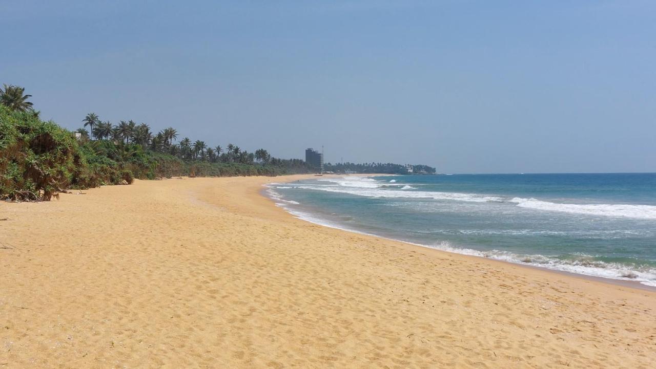 Bandulas Beach House Hikkaduwa Bagian luar foto