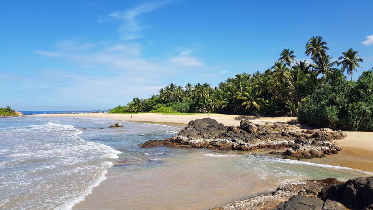 Bandulas Beach House Hikkaduwa Bagian luar foto