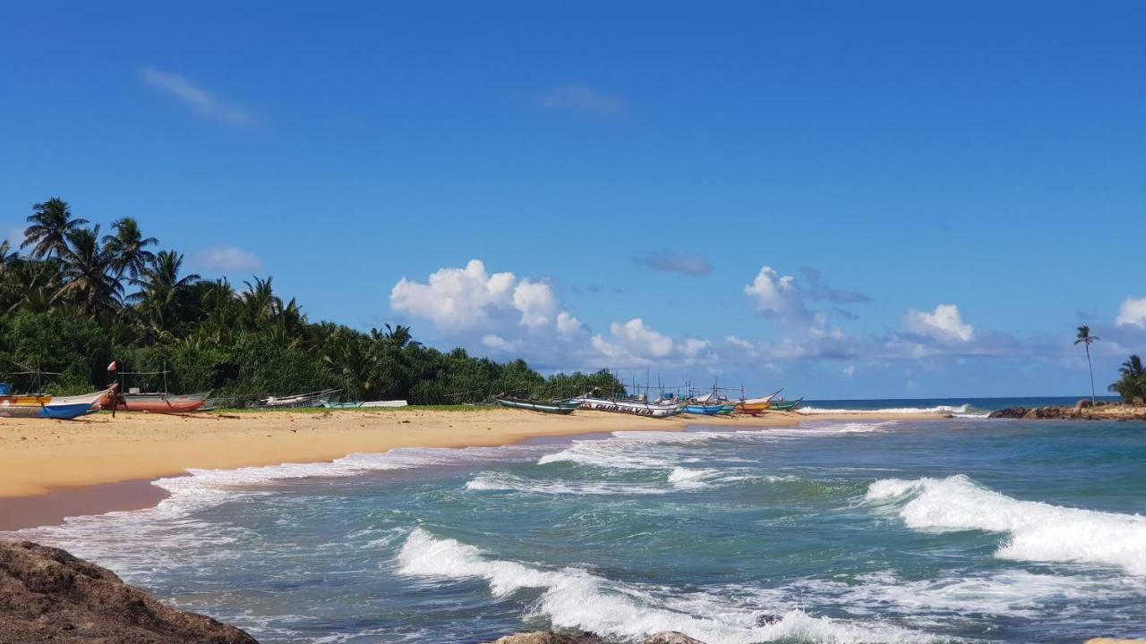 Bandulas Beach House Hikkaduwa Bagian luar foto